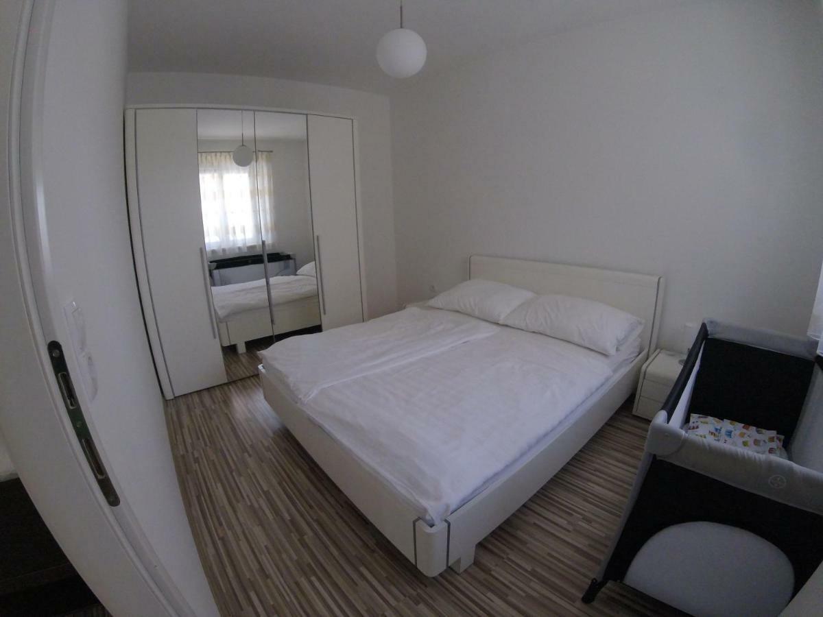 Apartments Babic Sukošan エクステリア 写真