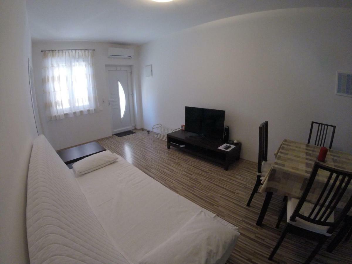 Apartments Babic Sukošan エクステリア 写真