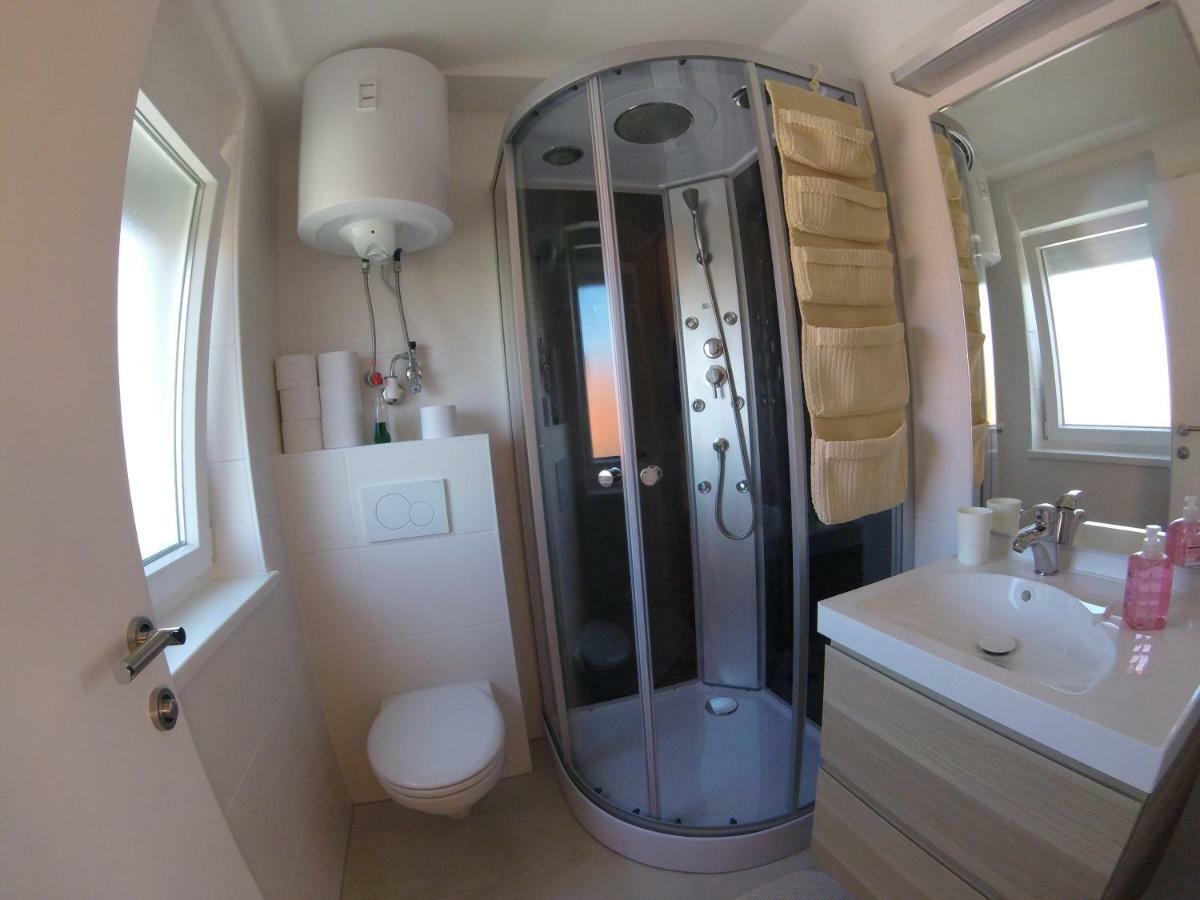 Apartments Babic Sukošan エクステリア 写真