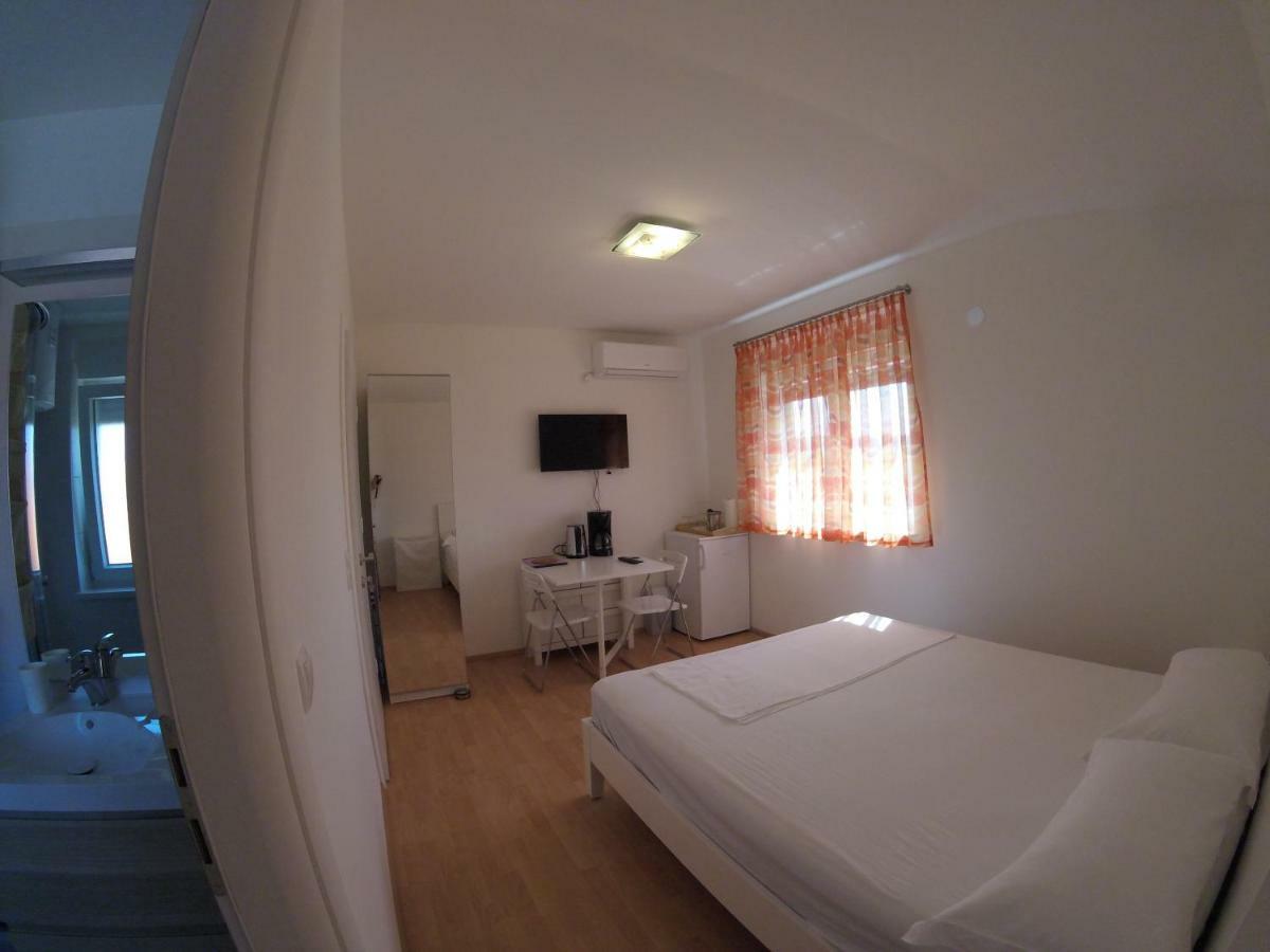 Apartments Babic Sukošan エクステリア 写真