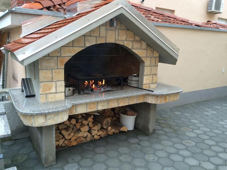 Apartments Babic Sukošan エクステリア 写真